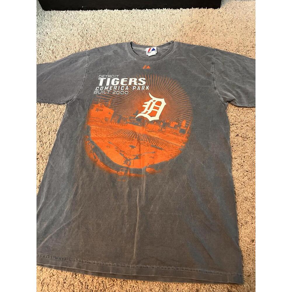 Vintage Detroit Tigers “Comerica Park Built 2000” Faded Gray Graphic Tee Size L